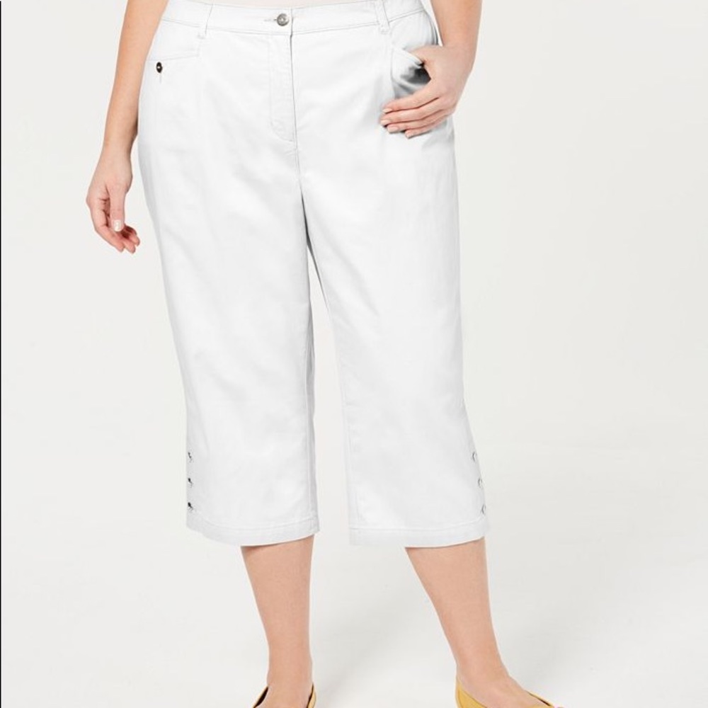 Karen Scott White Button Cuff Capri Pants Size 12P